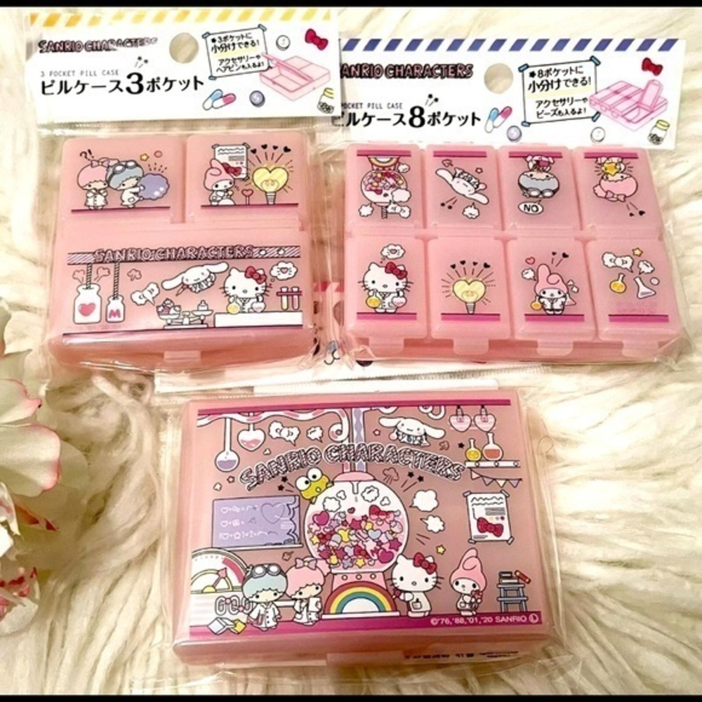 NEW Daiso Japan‎ Sanrio Hello Kitty pill case / Jewelry Box For Travel,
